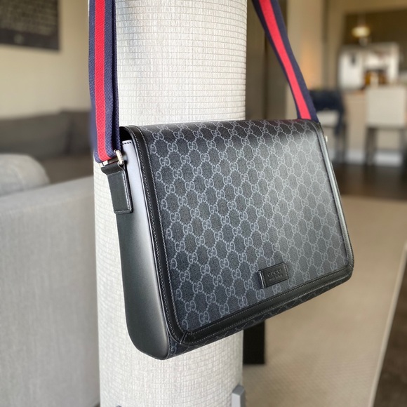 GG GUCCI SUPREME MESSENGER BAG - Picture 1 of 5
